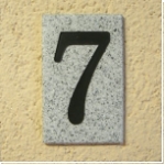 Granit Design einzel Zahl 7 als HN