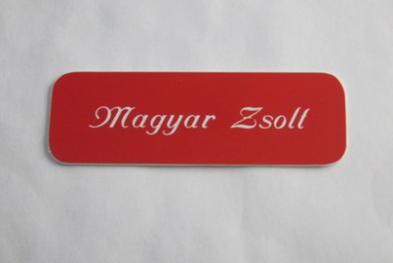 Aluminium Ansteckschild rot mit Lasergravur