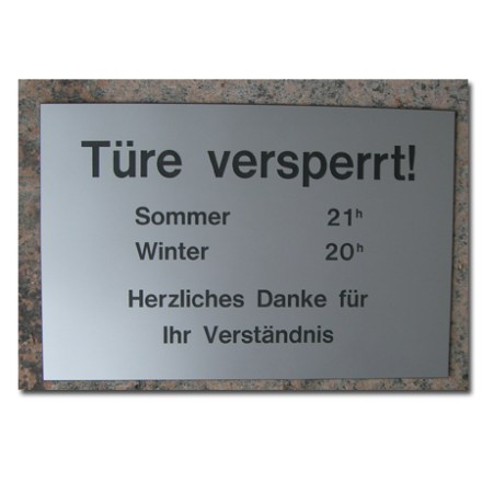 Hinweisschild Kunststoff silber mit Tiefgravur schwarz